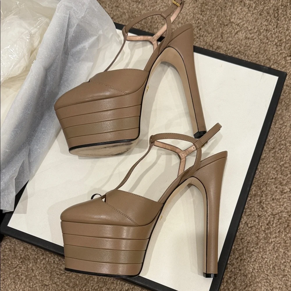 Gucci Taupe Leather Heels Size EU 37.5 Excellent Condition With Box